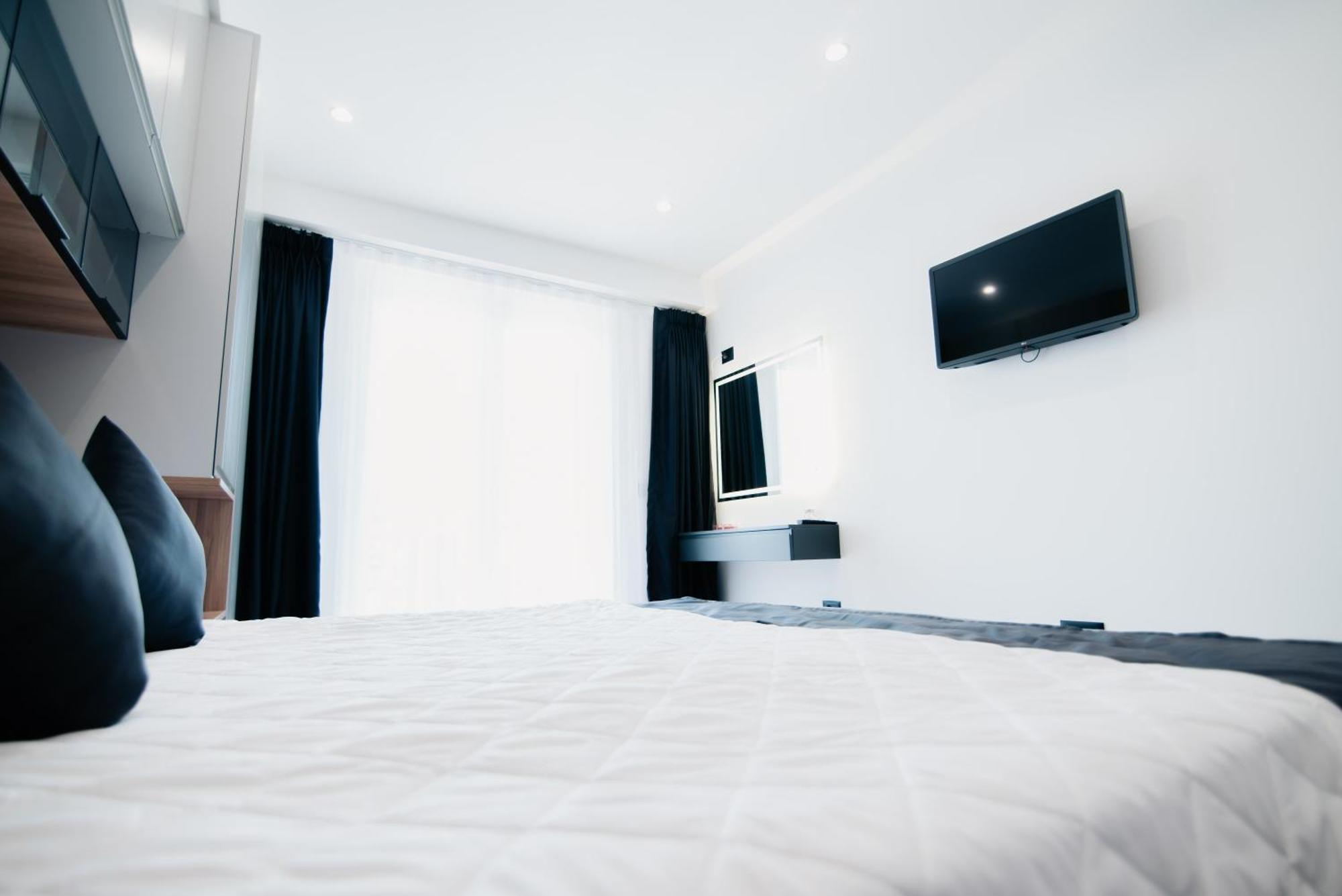 Froa Luxury Apartment Debar Esterno foto